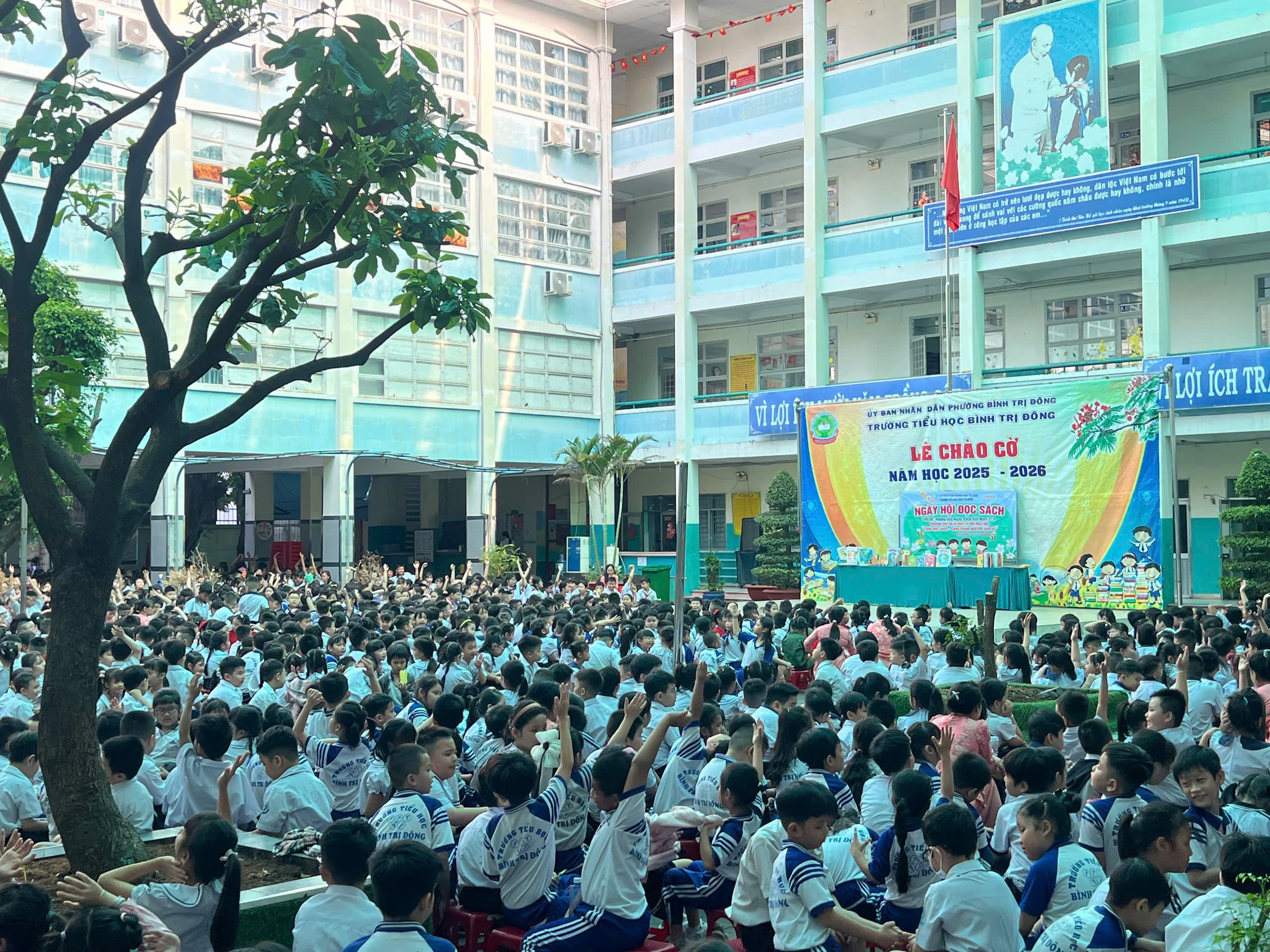 Không gian đọc mở ngay trong khuôn viên trường - Trường Tiểu học Bình Trị Đông