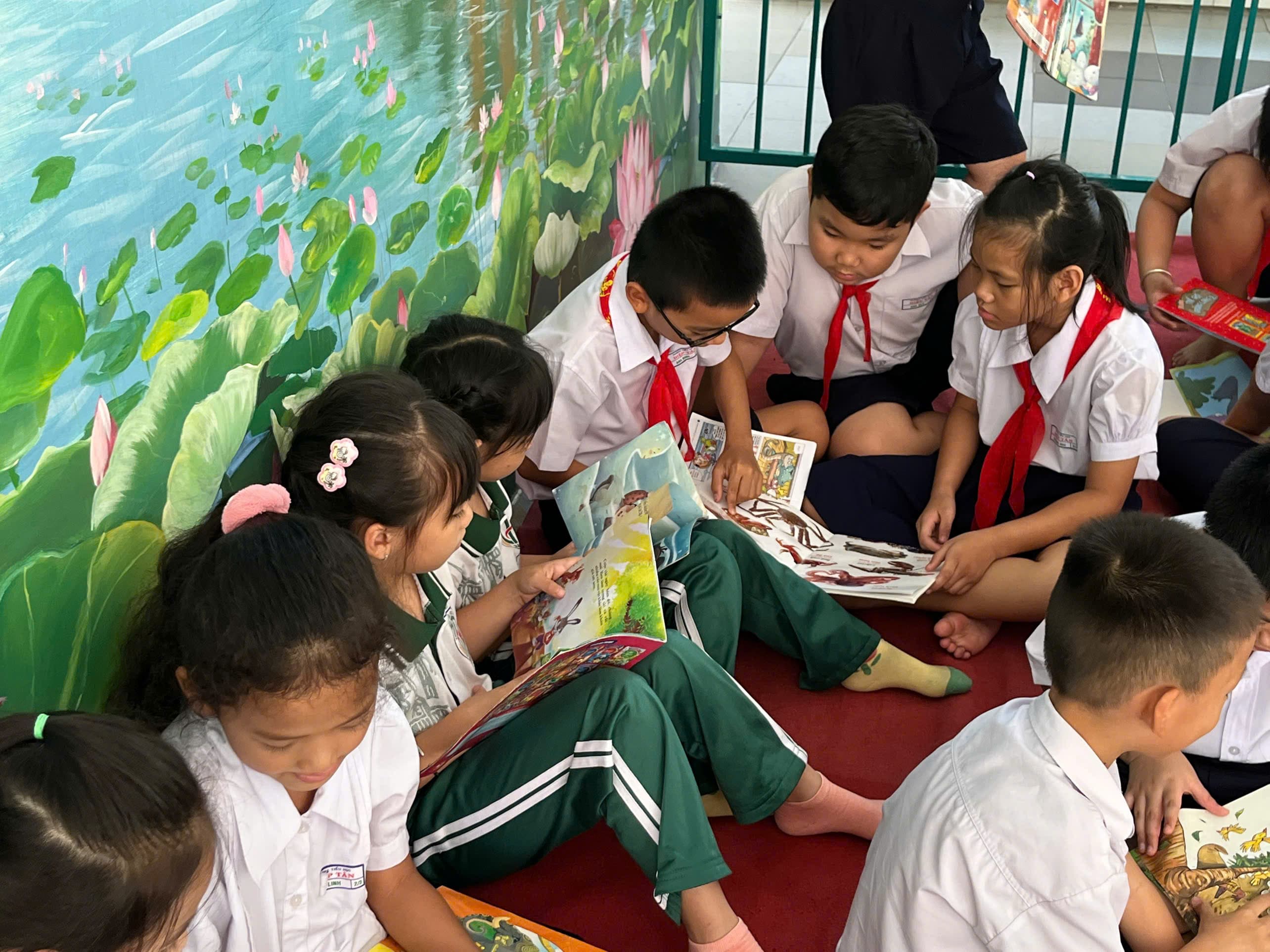 The joy of finding a book each child wants to explore - Hiep Tan Primary School